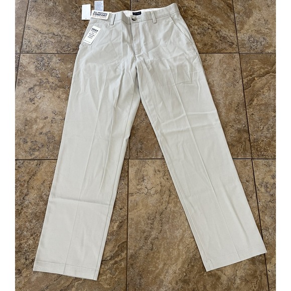 Dockers EASY KHAKI Classic-Fit Flat-Front Pants Size 30X32 - Picture 4 of 7